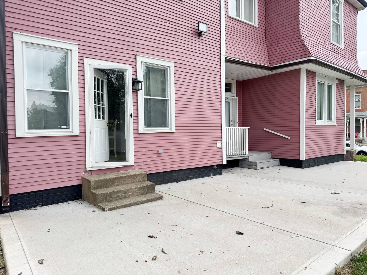 Victorian Holiday Home in Haynes Corner Arts District