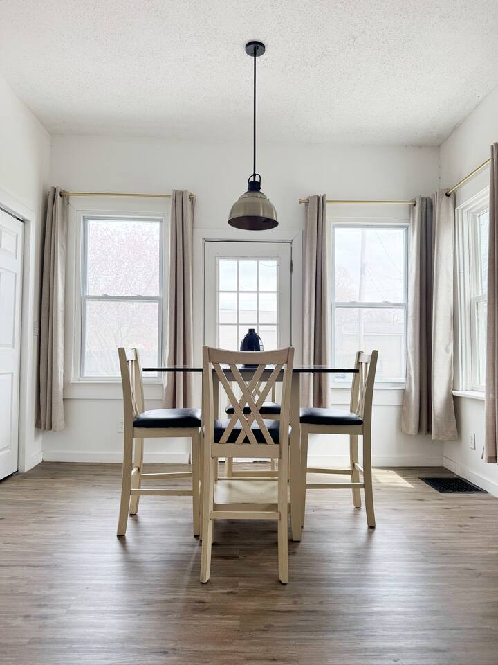 Victorian Holiday Home in Haynes Corner Arts District