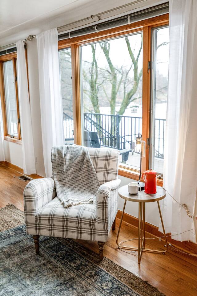 Cozy lakehouse | 2 King Beds