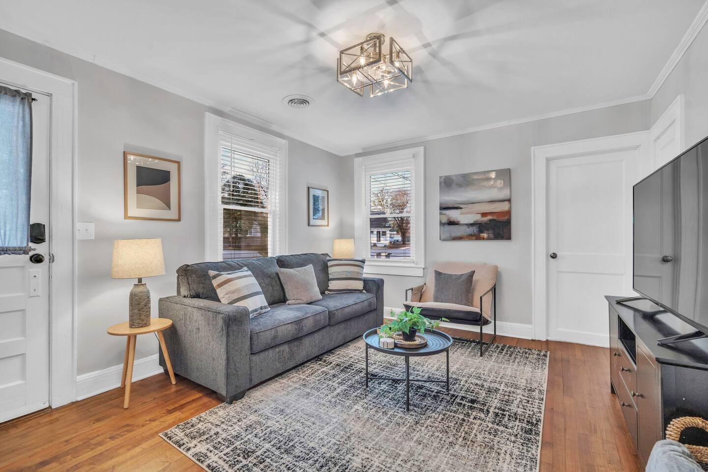 2Br/2Ba w/ Patio and Workspace walk to Cherrydale