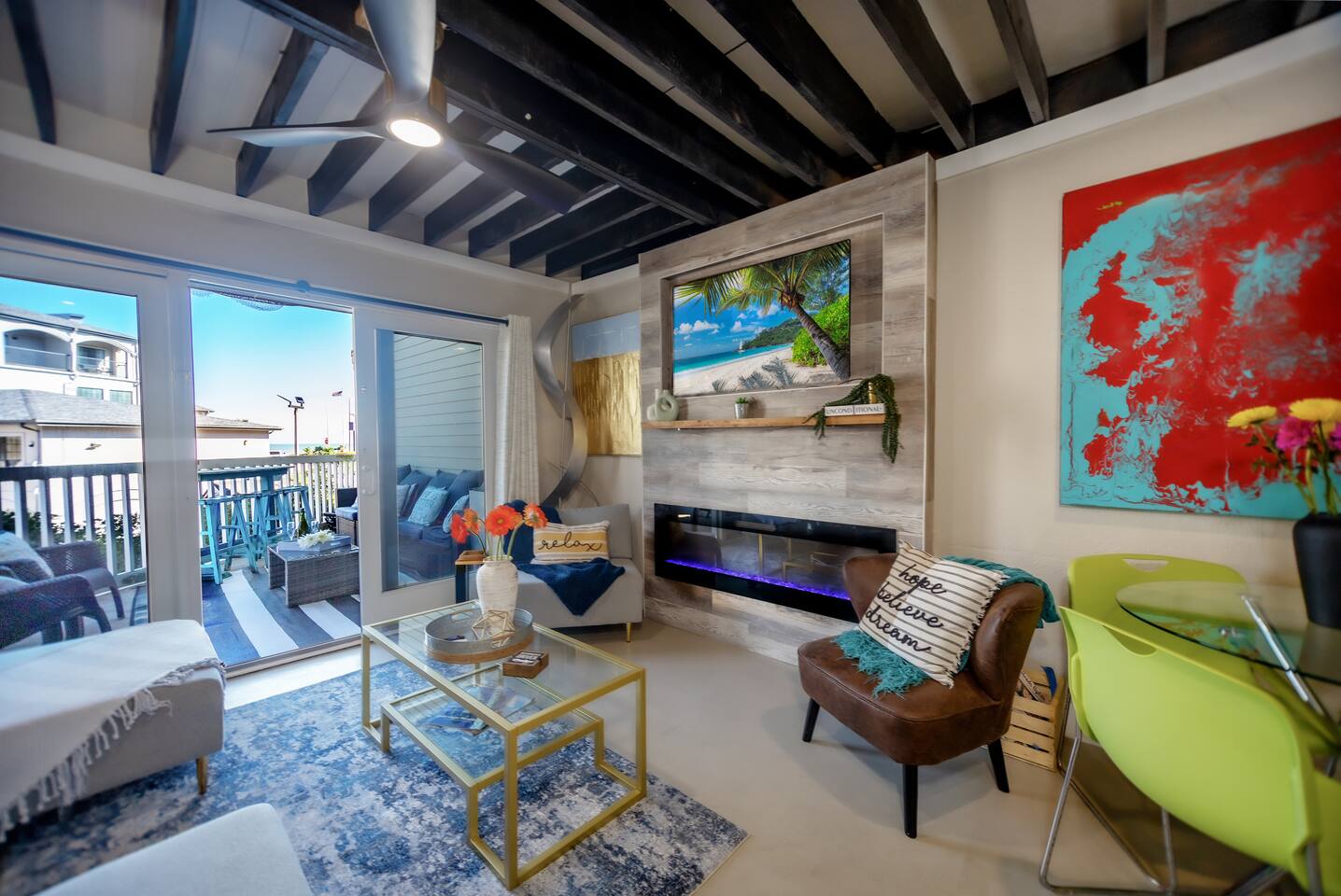 Beachfront Condo | Pool + Resort Amenities