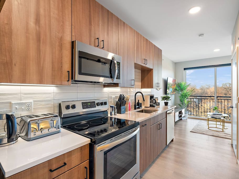 DT, UMN, 1BD, Gym, Free Parking, Rooftop by River