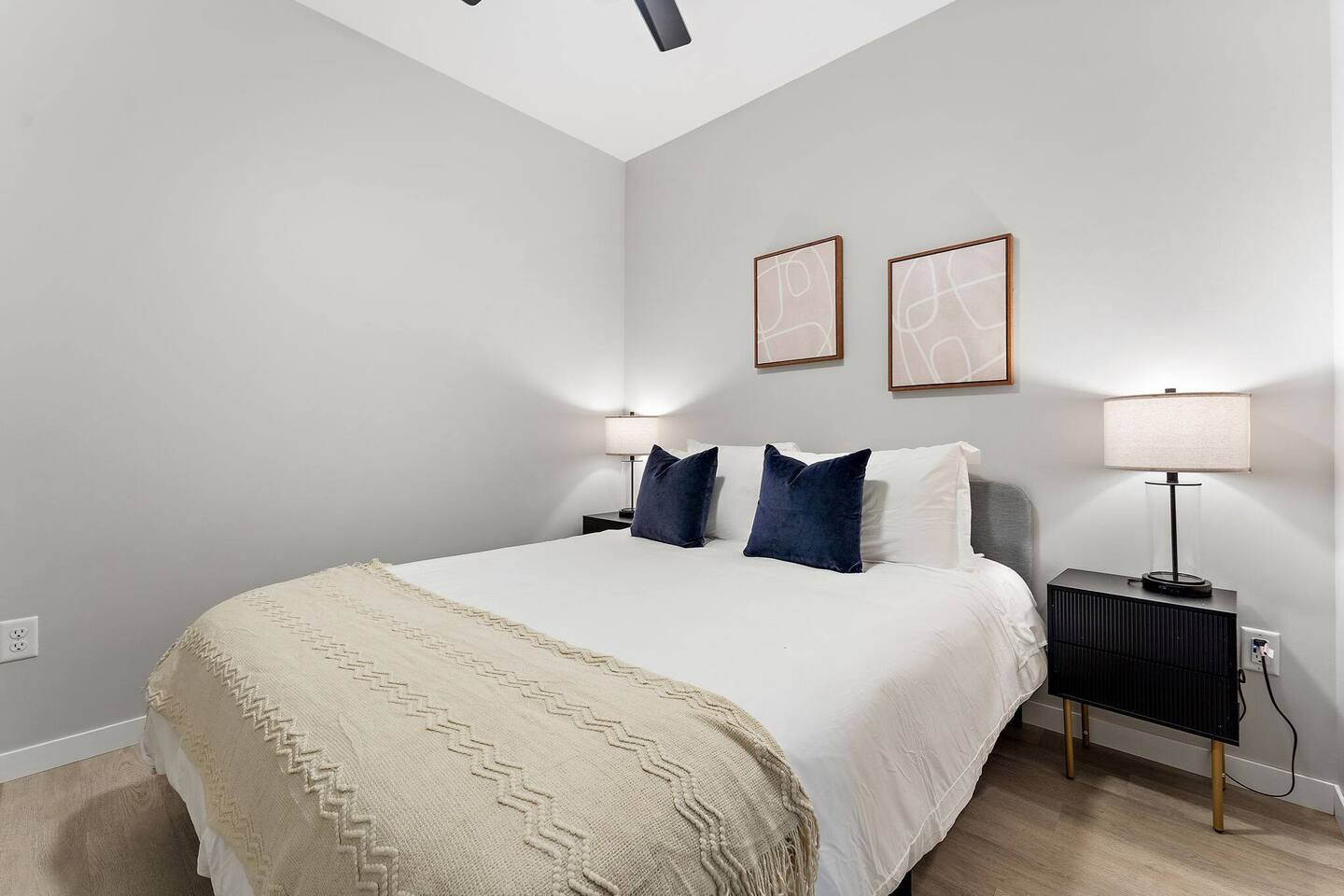 Downtown 2-Bed with Rooftop & Gym