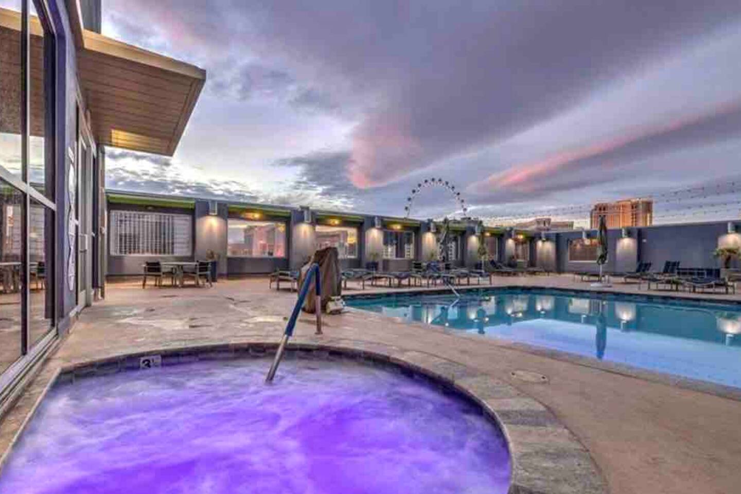 Luxury 1BD/1BTH Suite at Platinum Hotel *STRIP VIEW