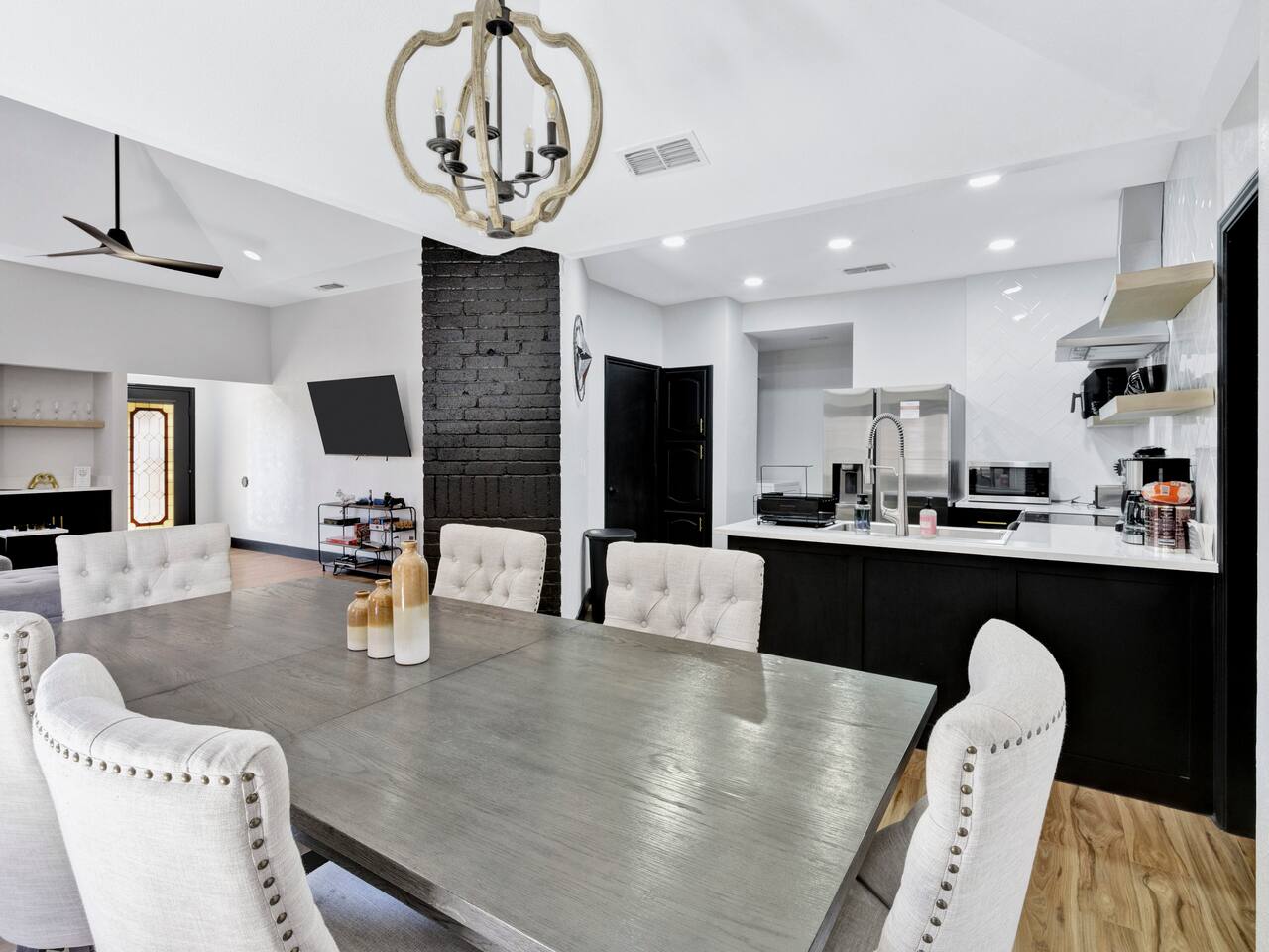 Perfect 3 Bed 2 Bath Home - Modern Remodel!