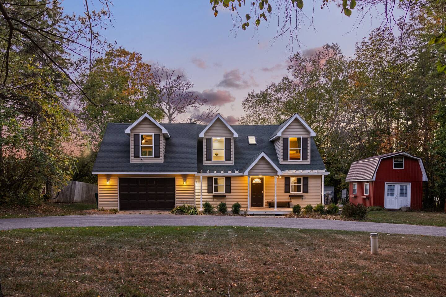 The Pineapple Lakehouse