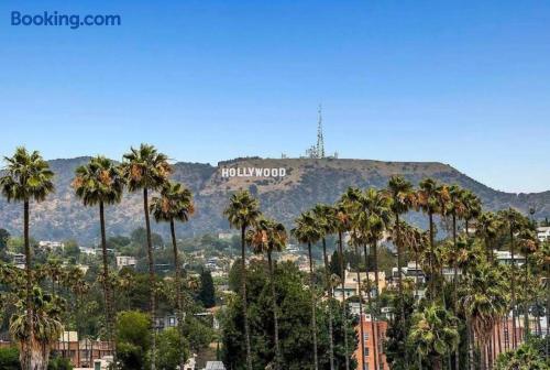 Hollywood 2Bed Apt w Rooftop pool & Panoramic View