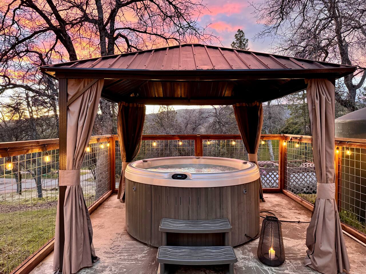 The Sunlight Cabin by TGYR W/Hot Tub/Fire Pit/Outdoor BBQ Griill