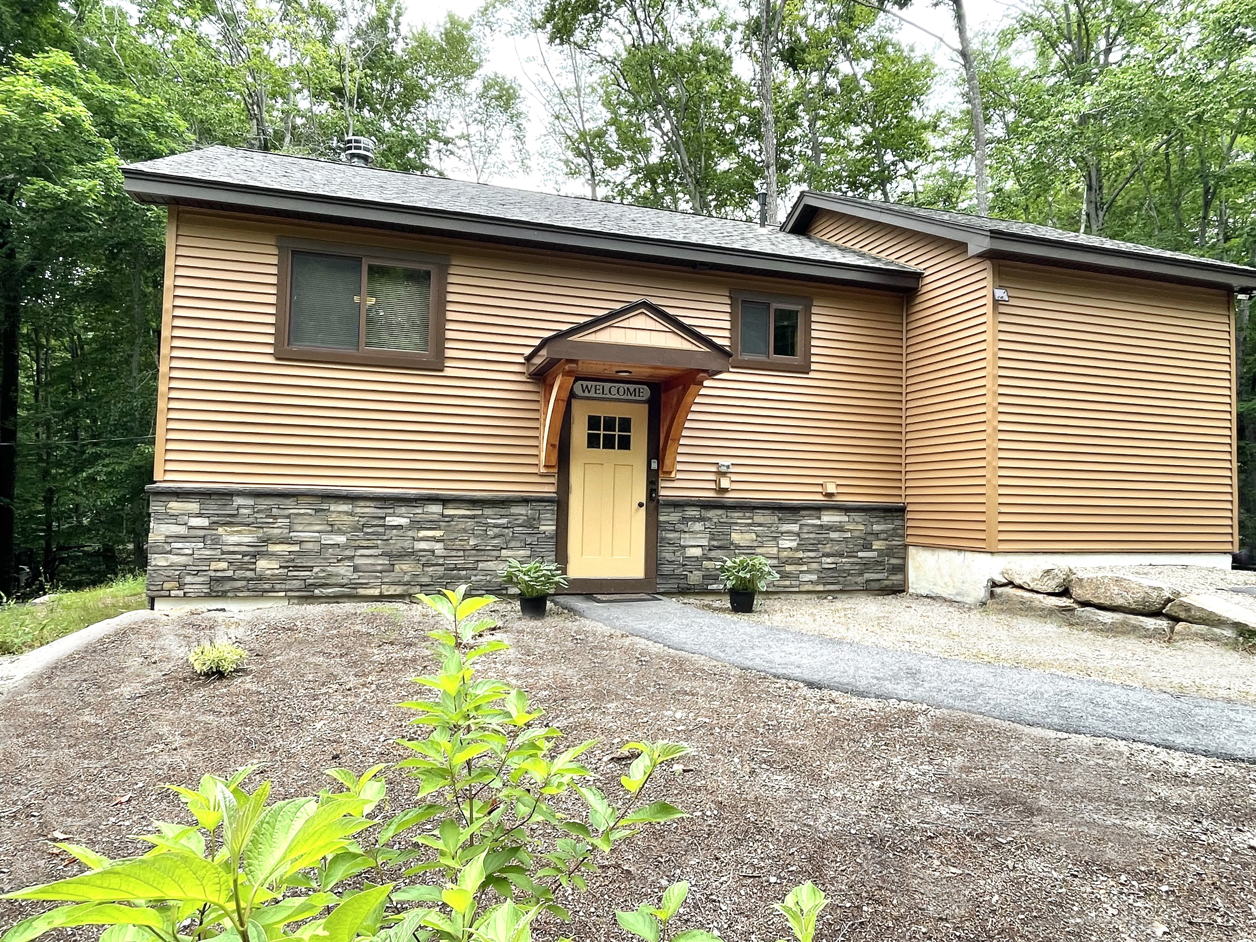 Cozy Bartlett Cabin | Firepit, Near N Conway