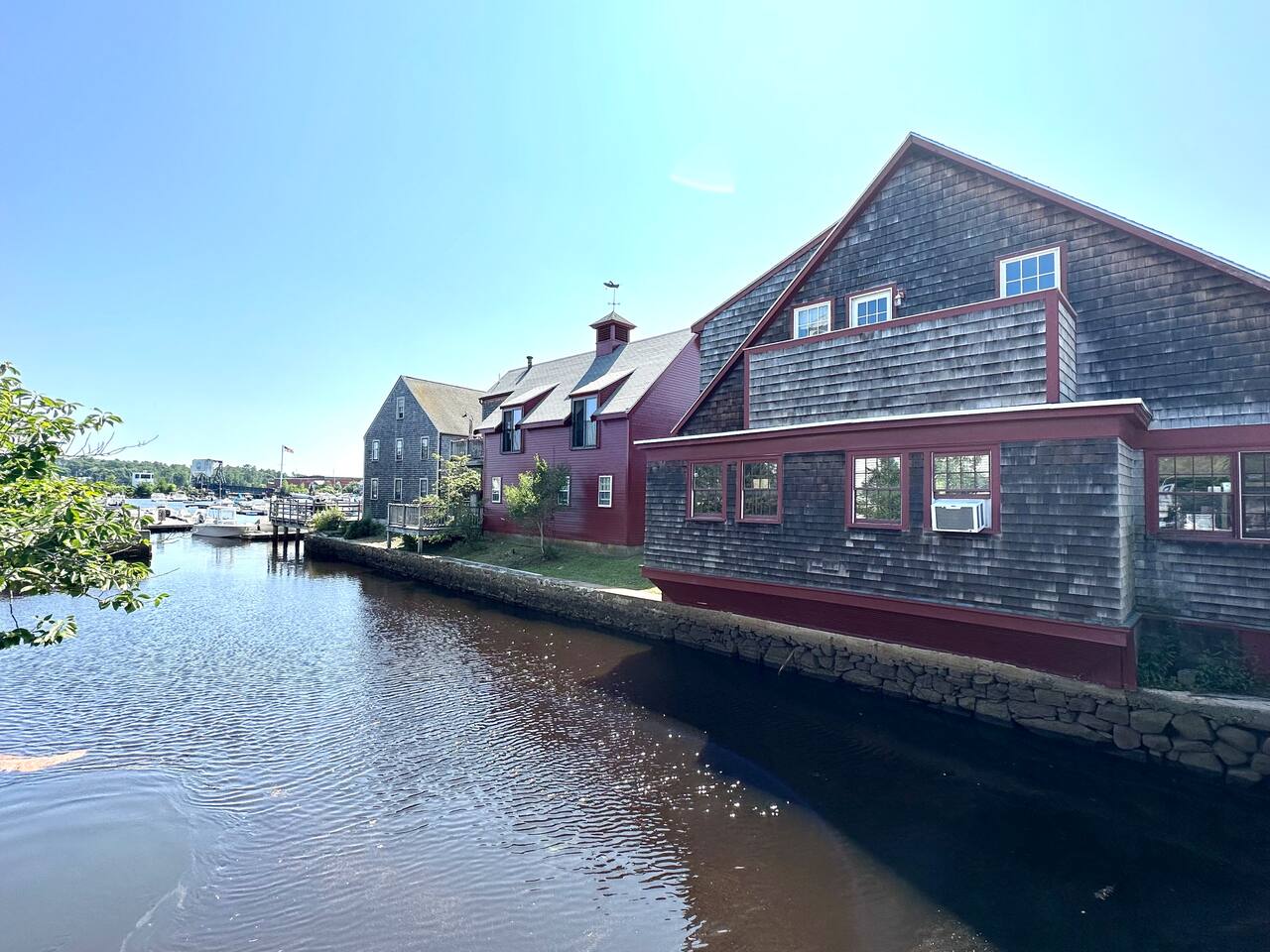 Boo-Bird by The Sea in Downtown Manchester MA