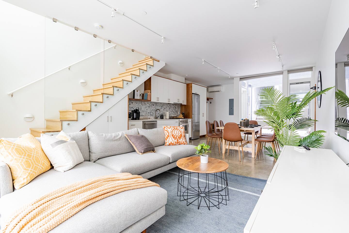 Capitol Hill 3BR | Rooftop Views + Walkability