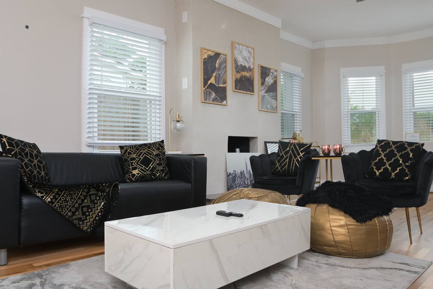 The Marbled Speakeasy - San Antonio Luxury Home by the Alamo