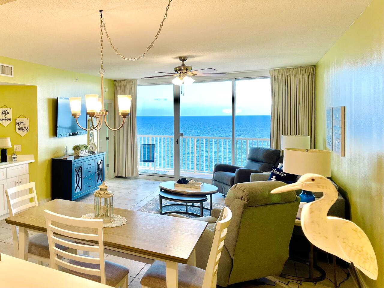 Spacious Beachfront 2BR-Beachfront Master@Majestic