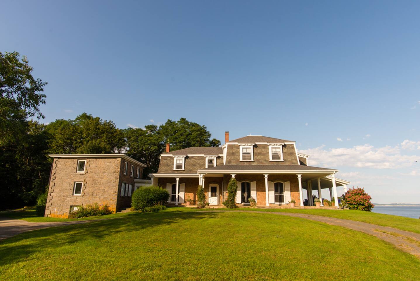 Elegant Bayview Victorian Home; walk to beach