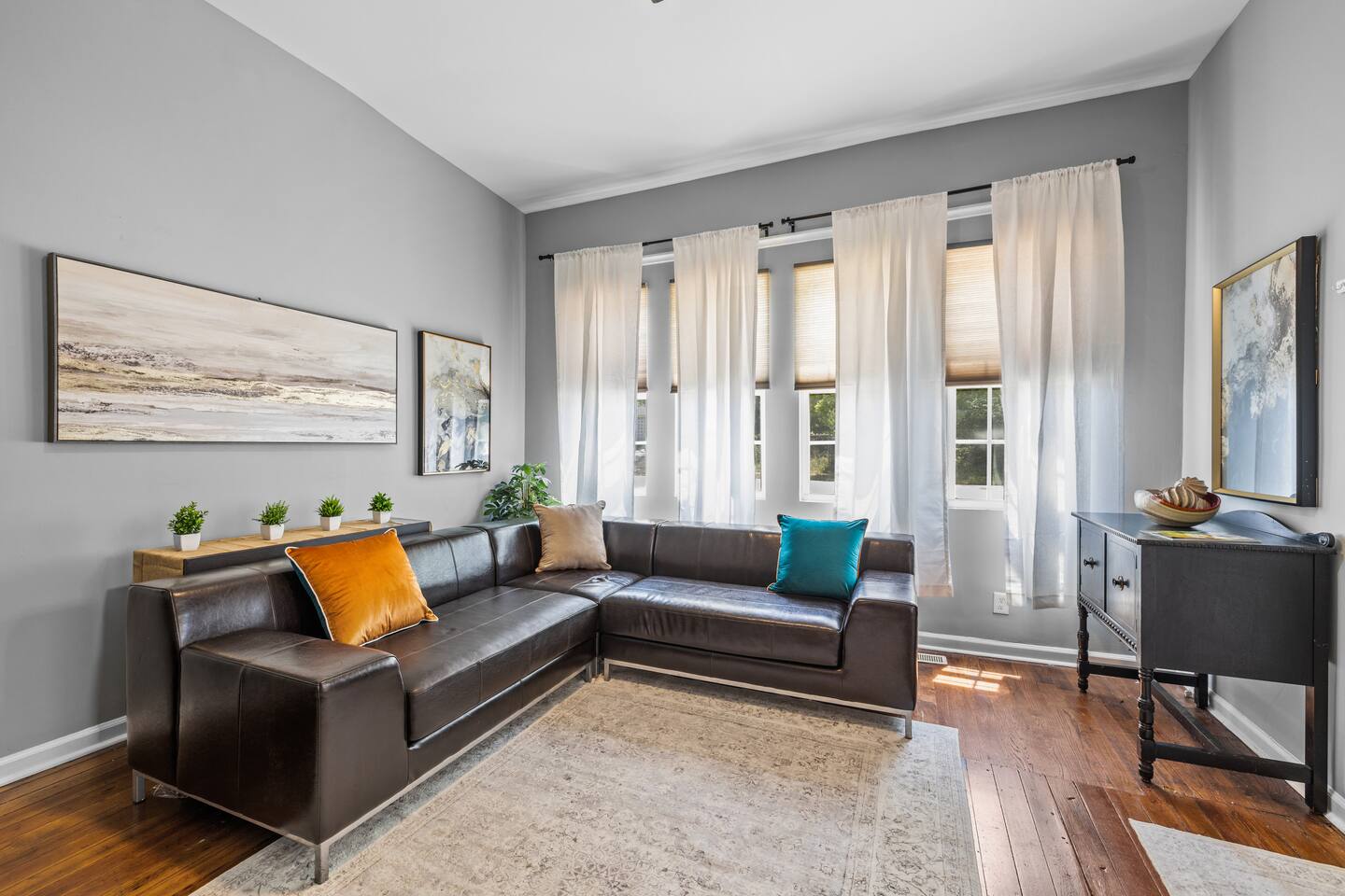 Retro Raleigh Downtown Flat Unit B~EV Chargers