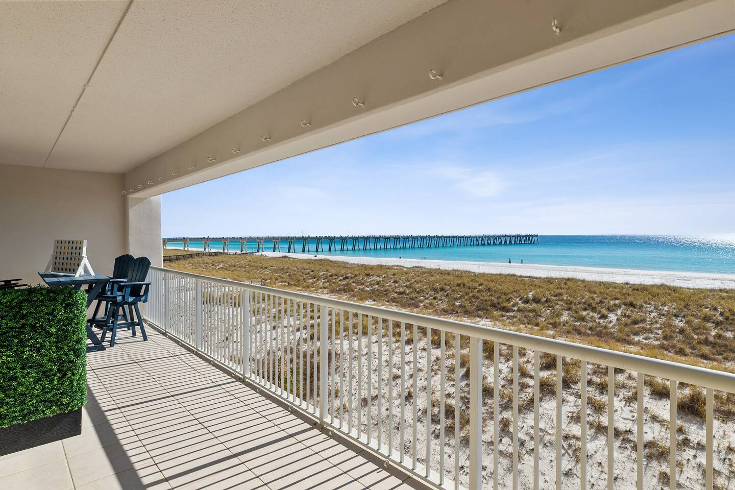 Snowbirds welcome | Winter discounts | Beachfront