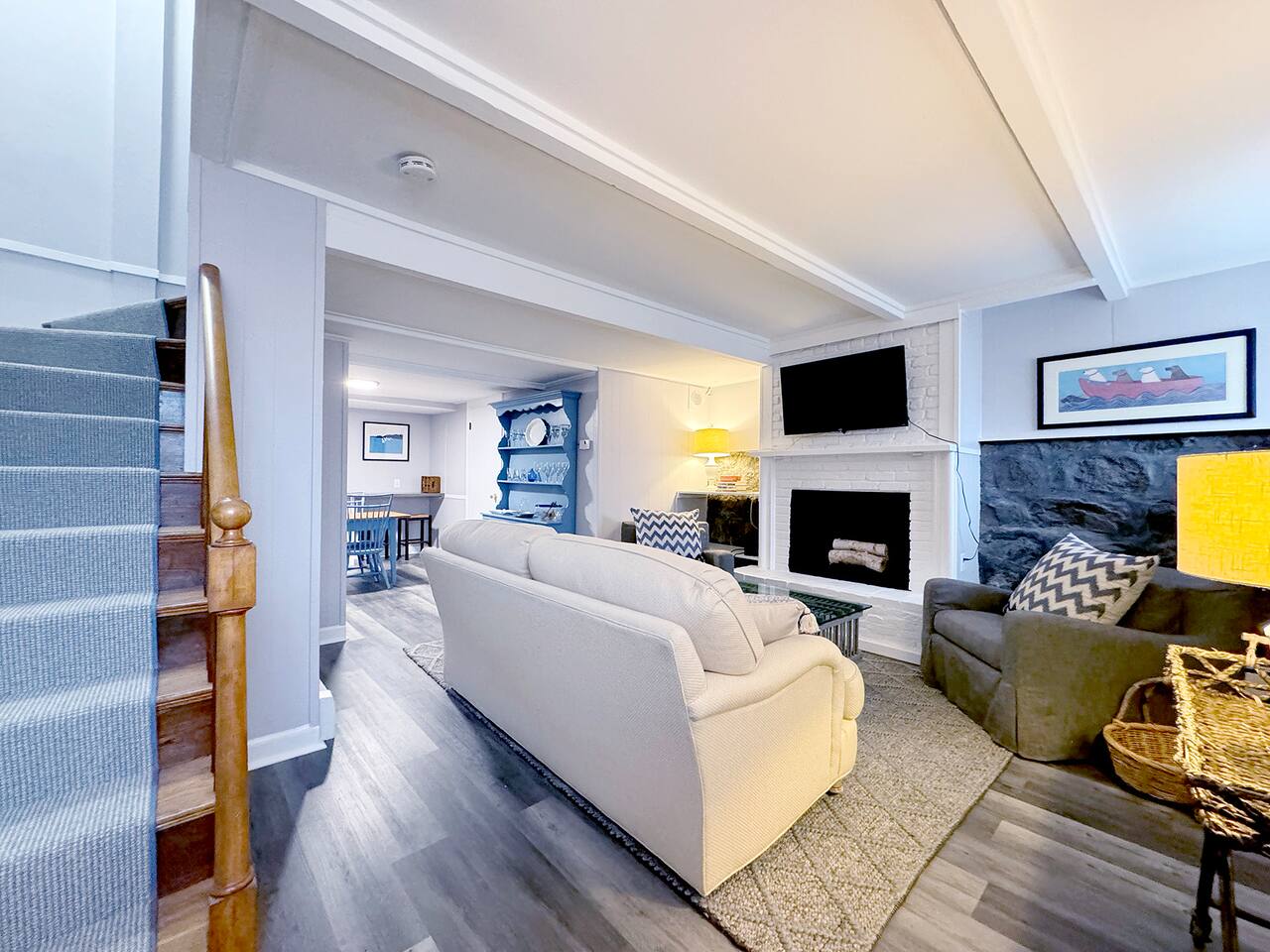 1-Bed Apartment in Old Town, Walkable to Harbor