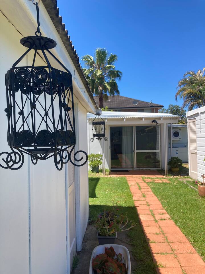 Cosy guesthouse with private garden