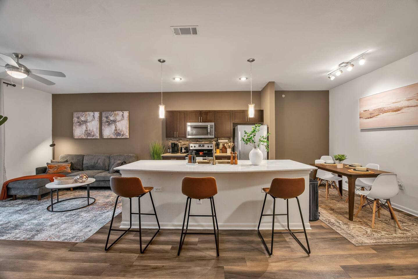 Austin Prime location -The Domain Oasis