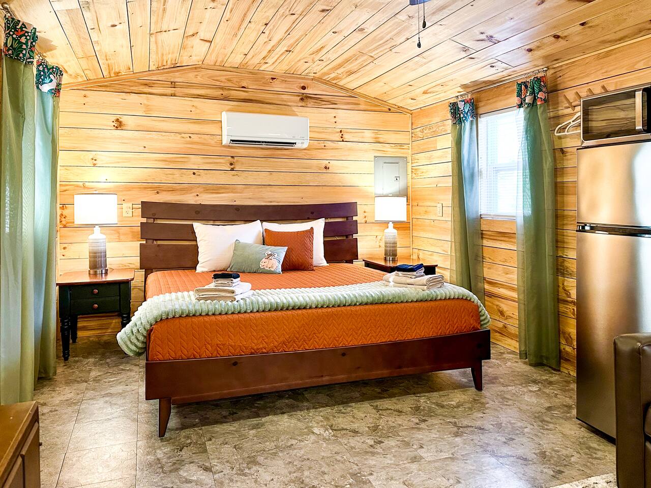 Fire Pit, Boats Welcome, 2 Miles From Jocassee