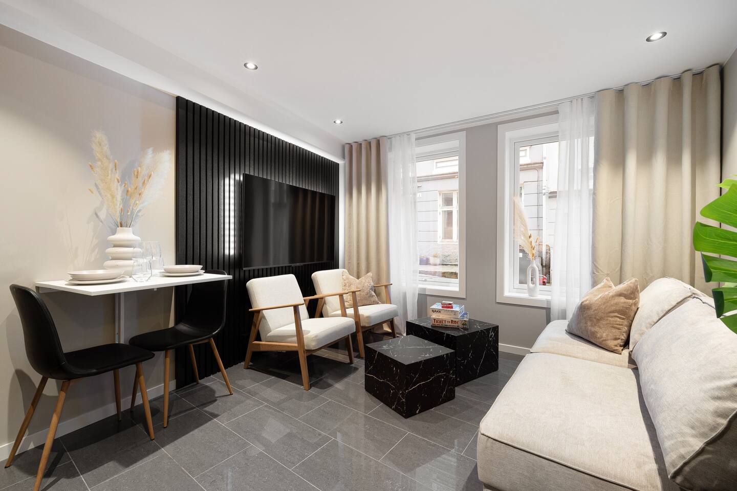 Renovated jan 24 - Queen beds - Behind Bryggen