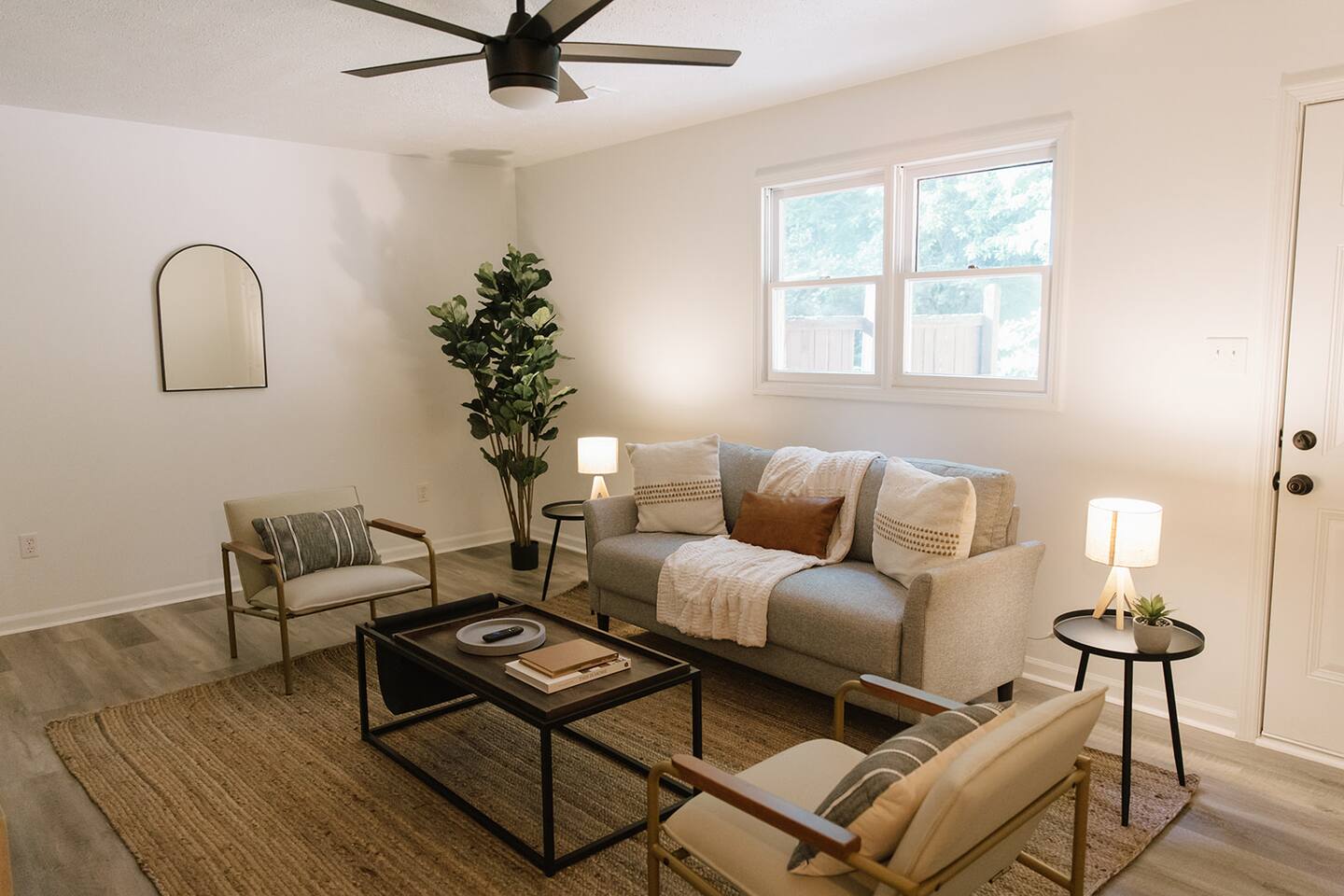 "Morning View 4” Cozy Modern Stay - College/Hiking - Apartment