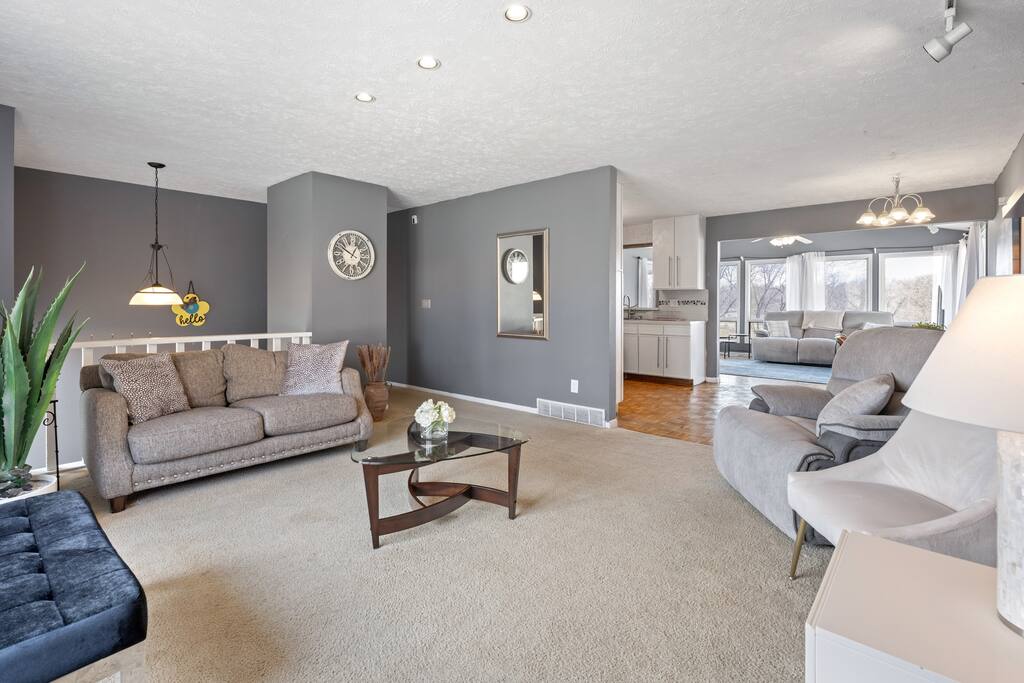 Peaceful 5BR | Golf Views | close to everything