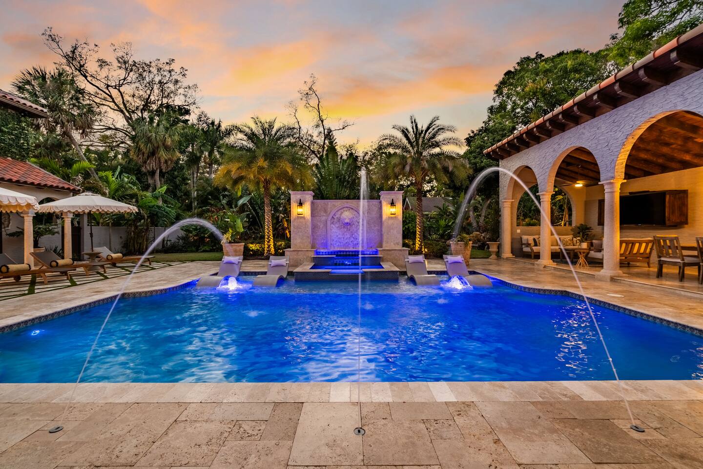 Fruit and Botanical Garden Estate 2 miles to downtown EV VR24-00151