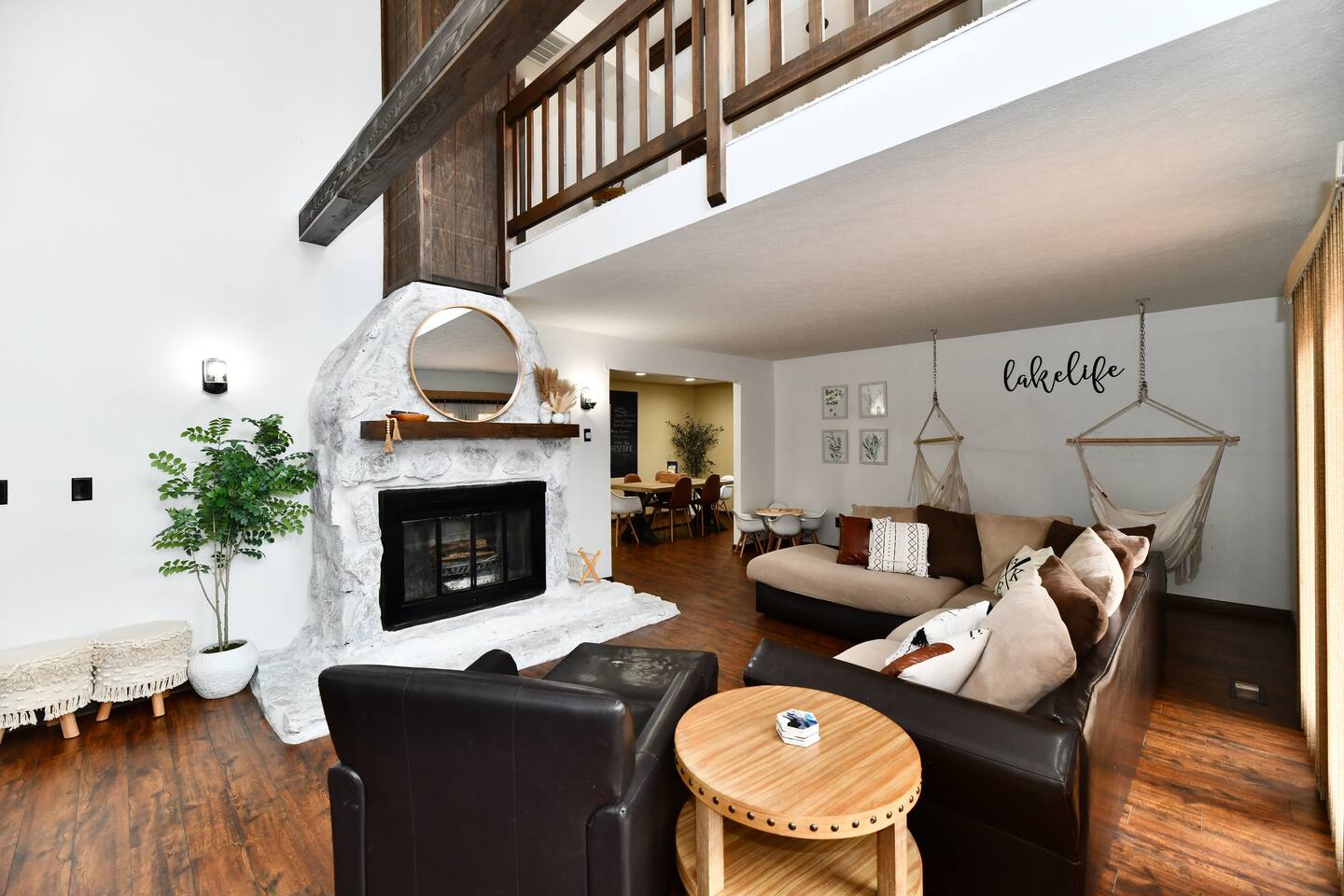 Peaceful, Stunning A-Frame Home near hiking trails