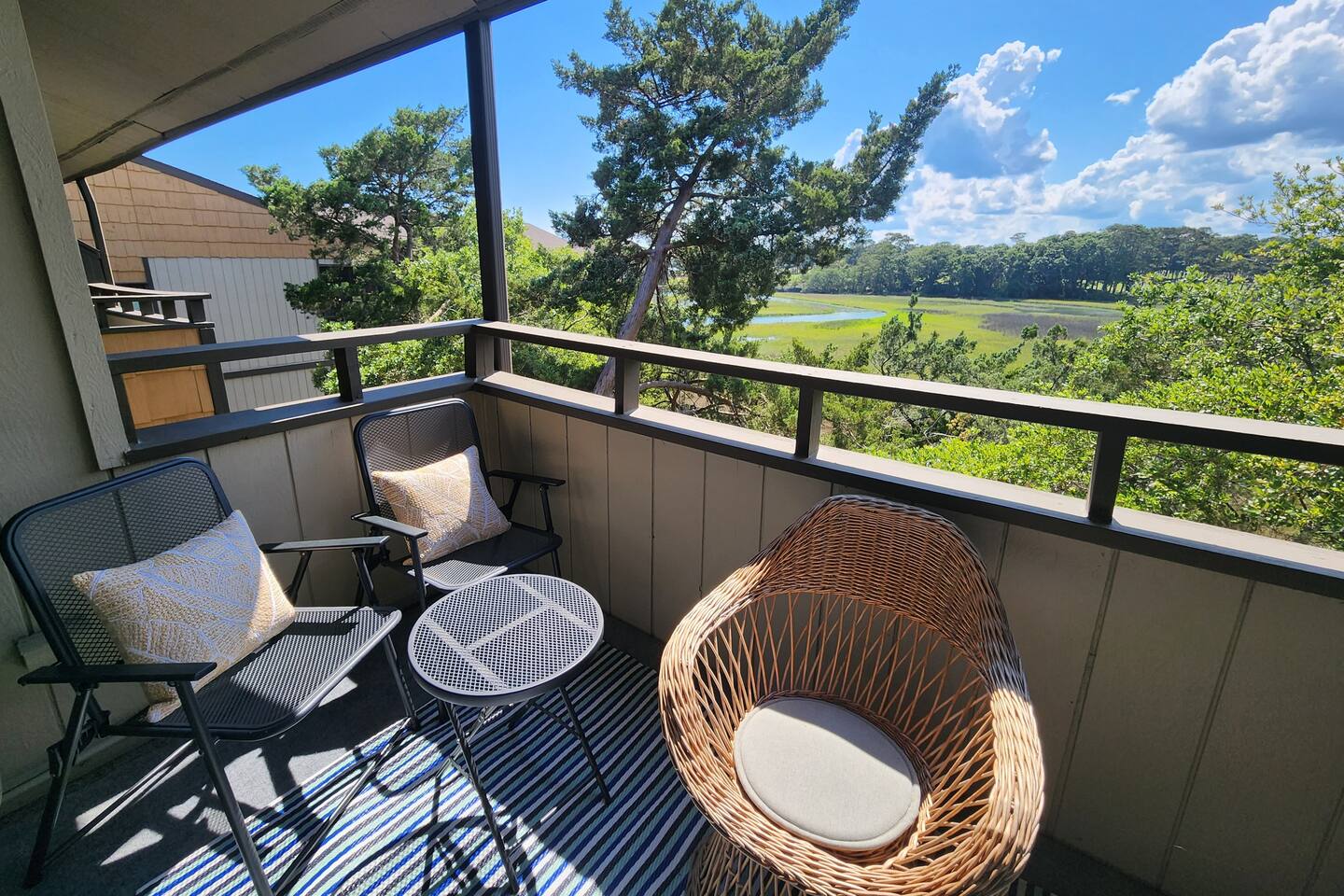 Across from Beach! Winter Renters Welcome!