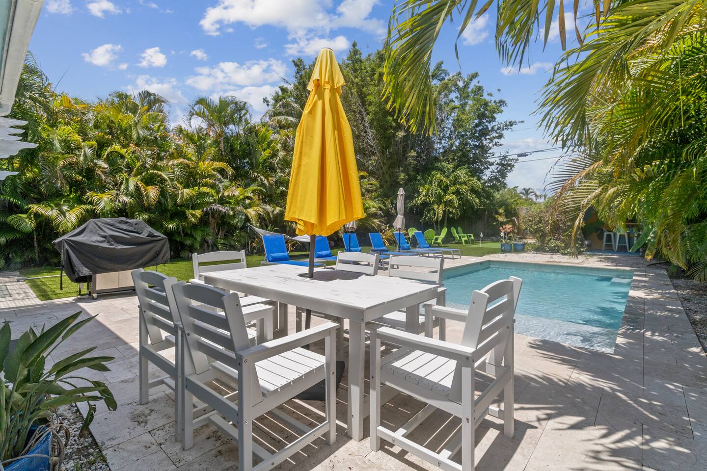 Heated Pool Oasis | 5 Min To Beach/DT | Mini Golf!