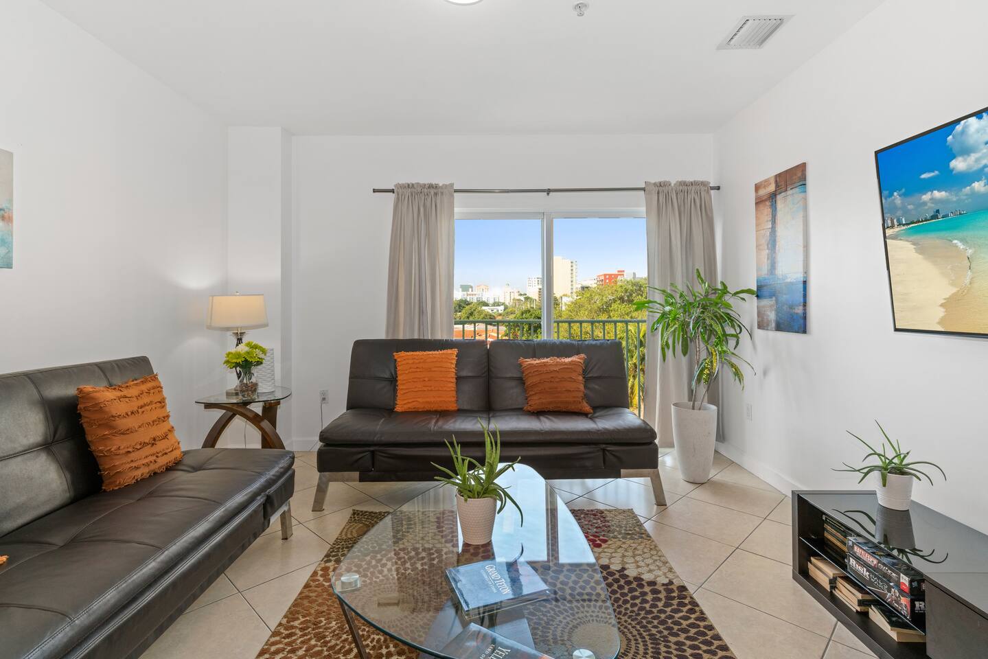 Apartment3BR/2BA King Bed, Parking, Washer& Dryer - Apartment