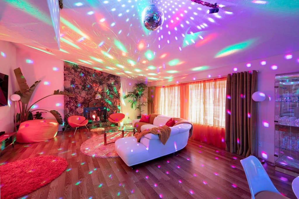Disco House: The 70s Experience