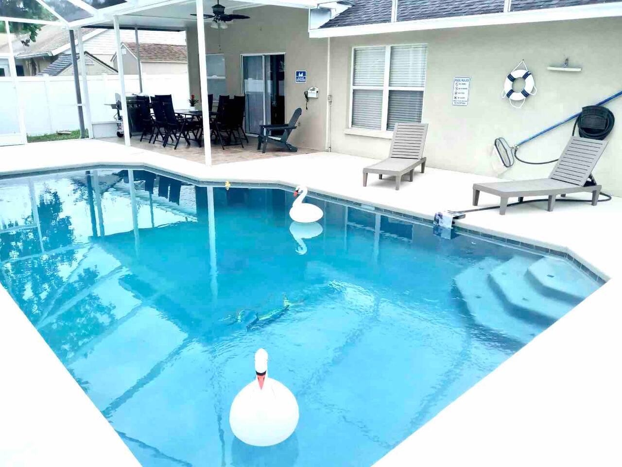 5Beds/pool/Grill/Billiards/Tampa/Near Airport