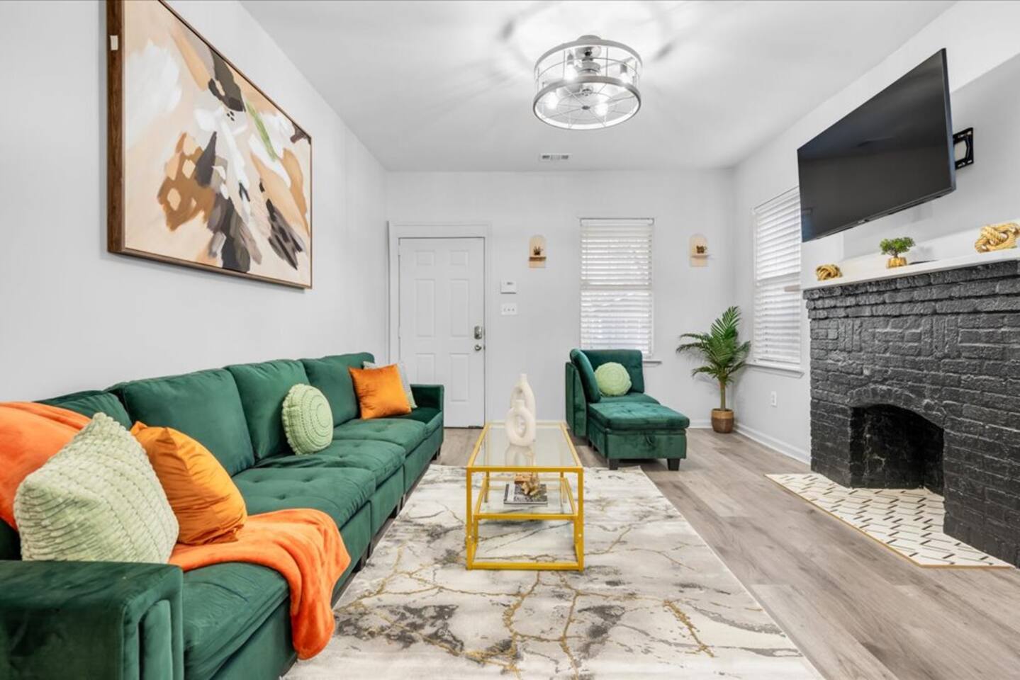 Free Parking*King Bed*Near River St, Forsyth & DT*