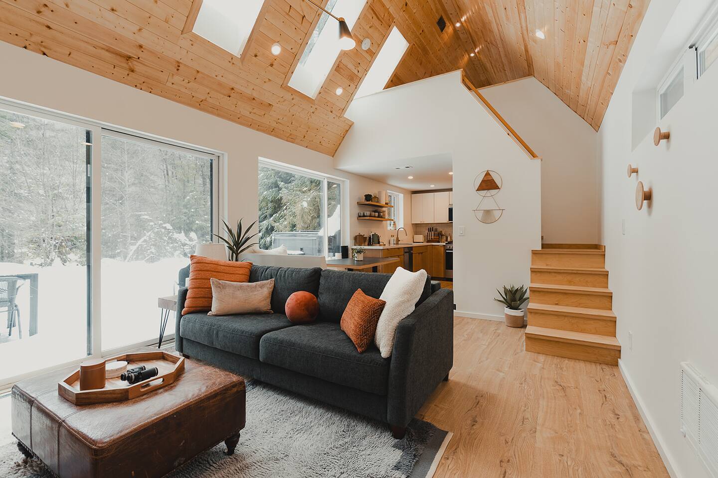 Ramblin' Rose Riverfront, Hot tub, Pet frdly, Cozy