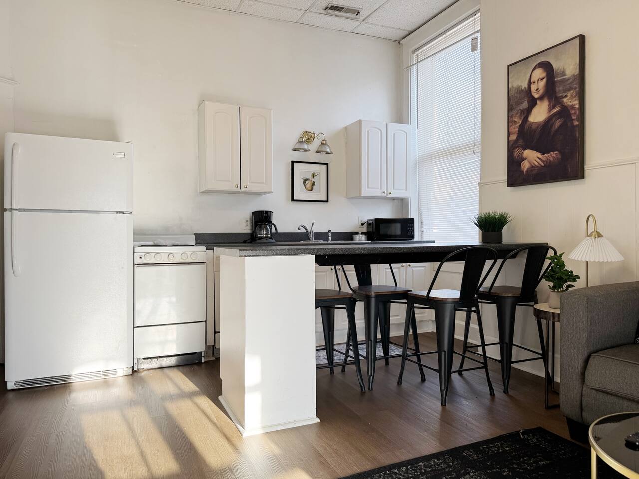 The Harrison H | QUEEN 1BD/1BA Apt near Downtown photo 5