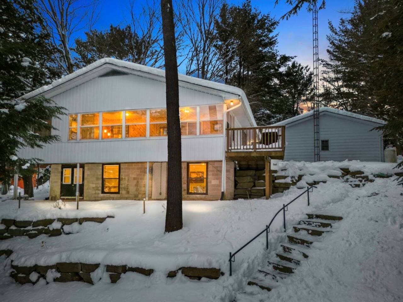 Muskoka Getaway | Games, Netflix, Kayaks