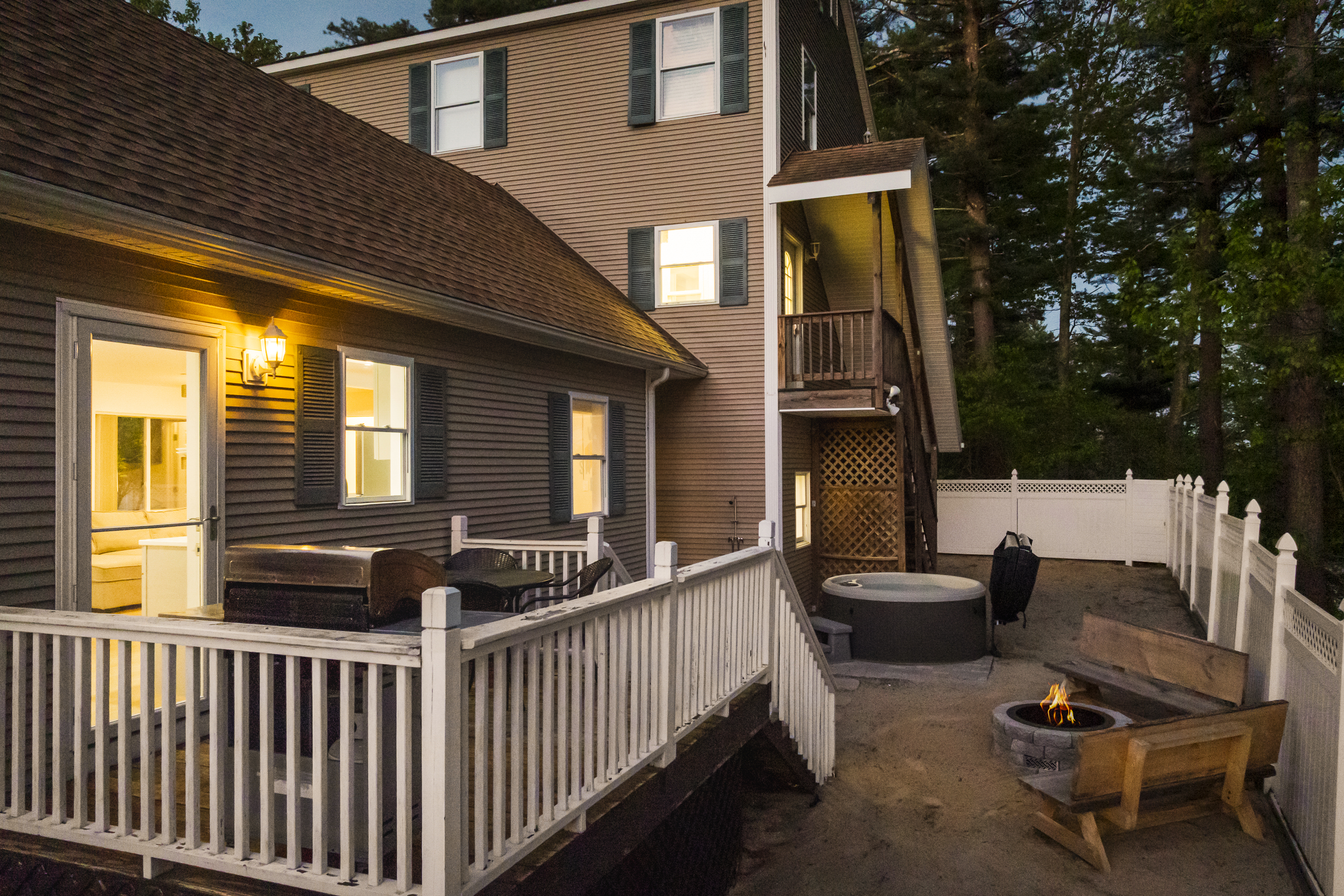 2 BR | 2 Bath | Beach Walk | Hot Tub | Outdoor Shower