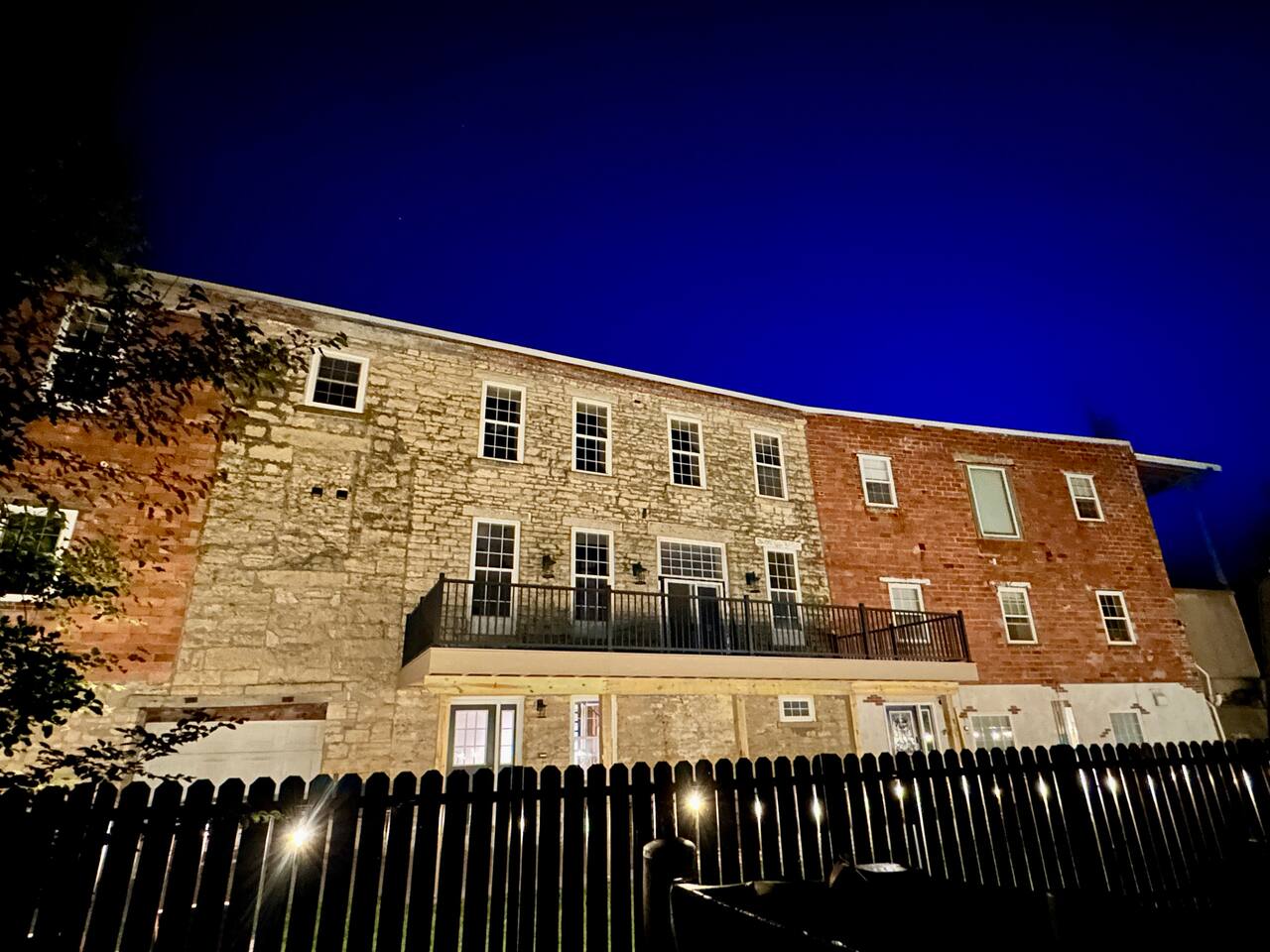 Mansion on the Mississippi River-7 Bedrooms/Baths