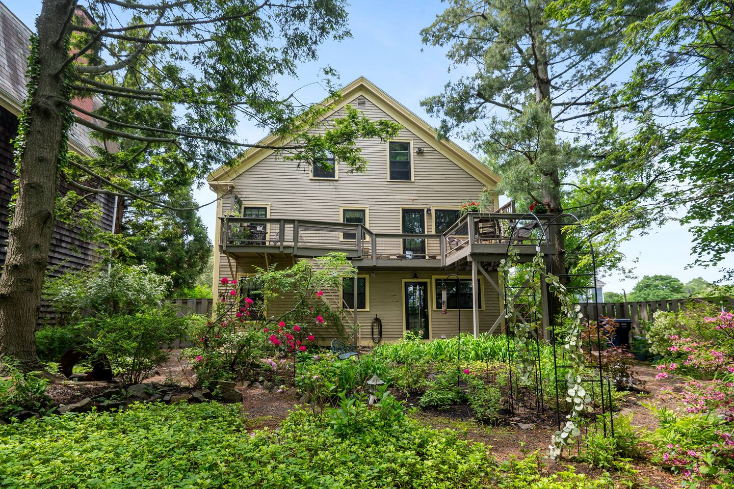 Artistic Historical home, walkDT