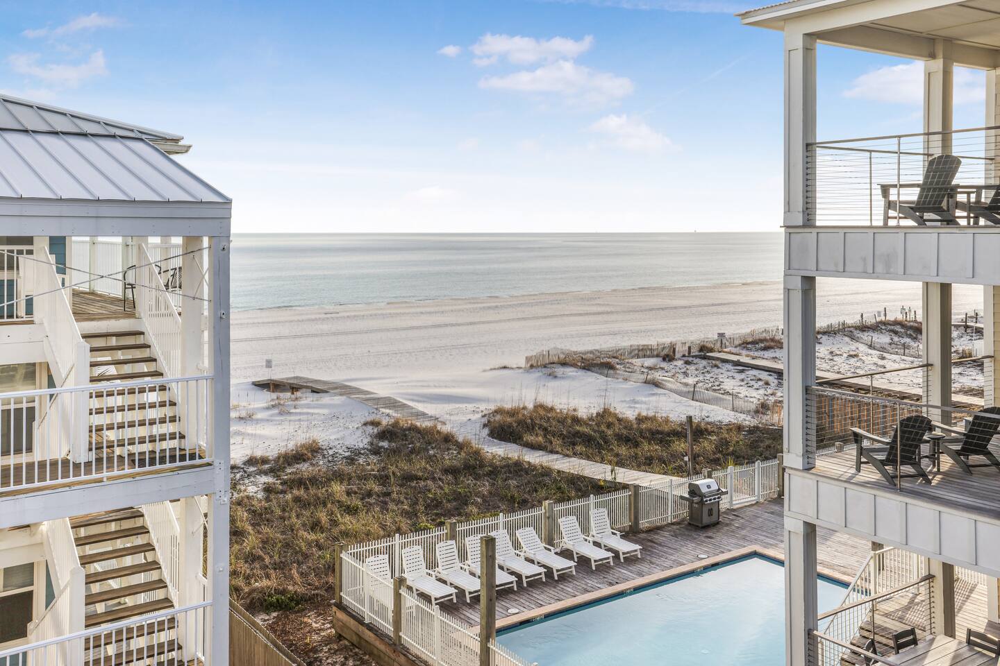 Beachfront Family Getaway·Heated Pool·Hot·King Bed