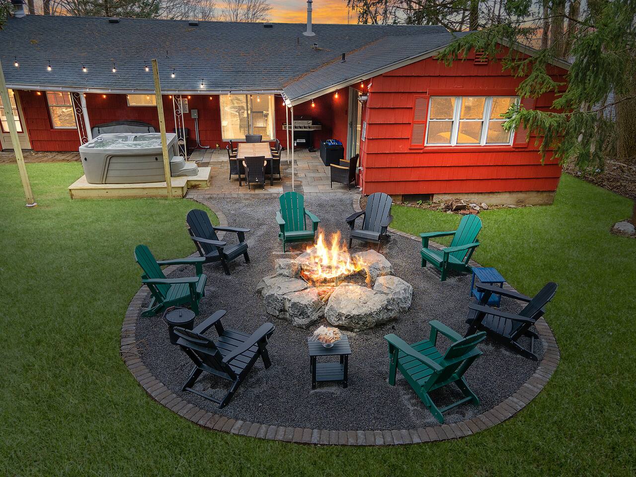 Hot Tub, Game room, Young fam haven Slps 10