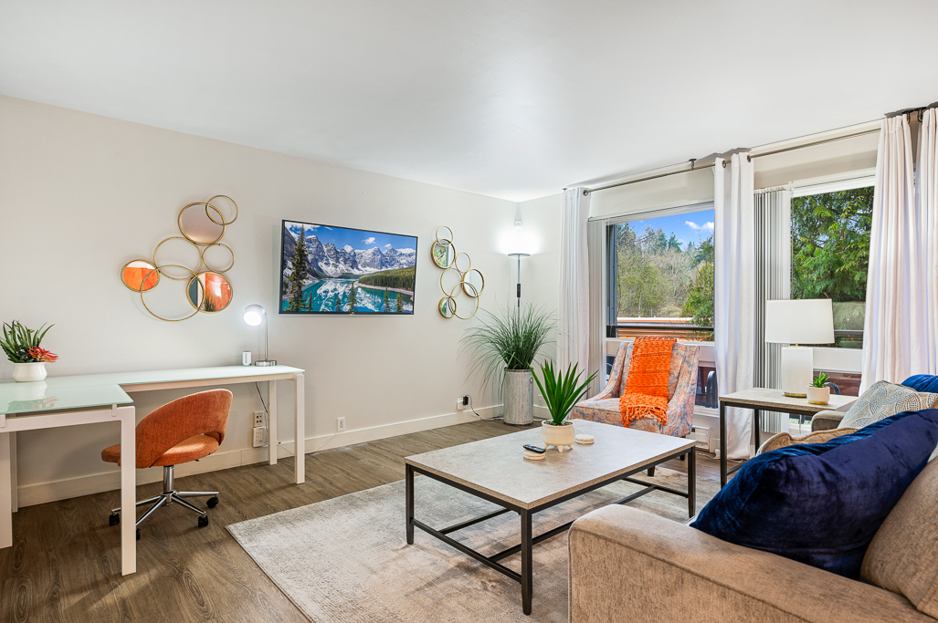 Mins to Downtown Bellevue | Parking Included