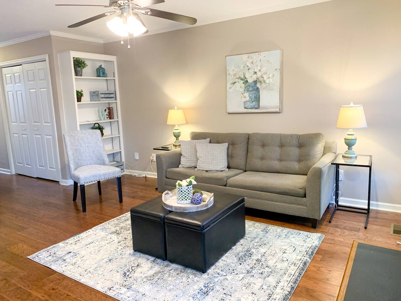 Lux King SuiteCentral to Duke, UNC & RDU Airport