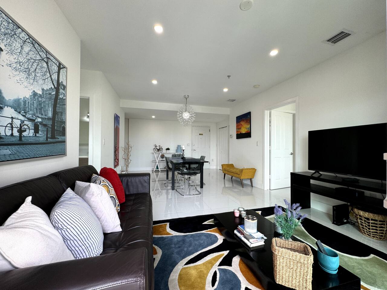 Skyline Horizon | 5th Floor Balcony & City Views