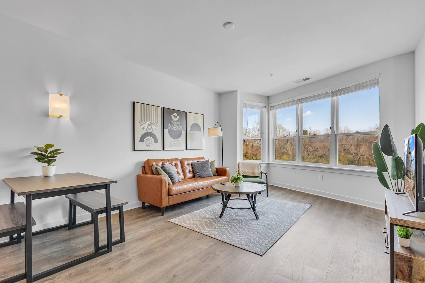 River View 1 Bd on the Monon Trail w/ Free Parking