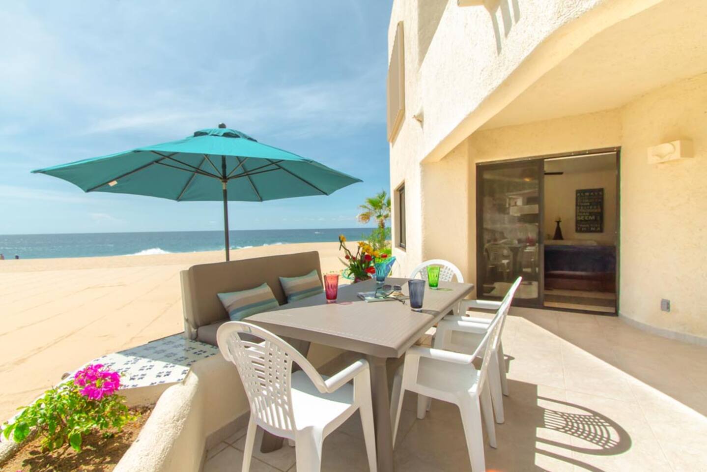 Oceanfront, Re-Modeled 2 bedroom condo