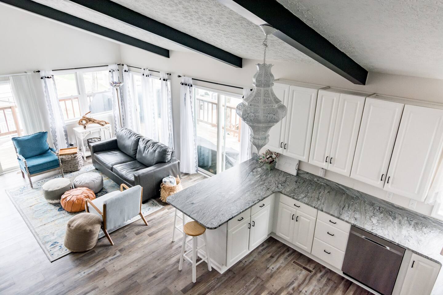 Peaceful Lakefront Getaway w/ Ping Pong