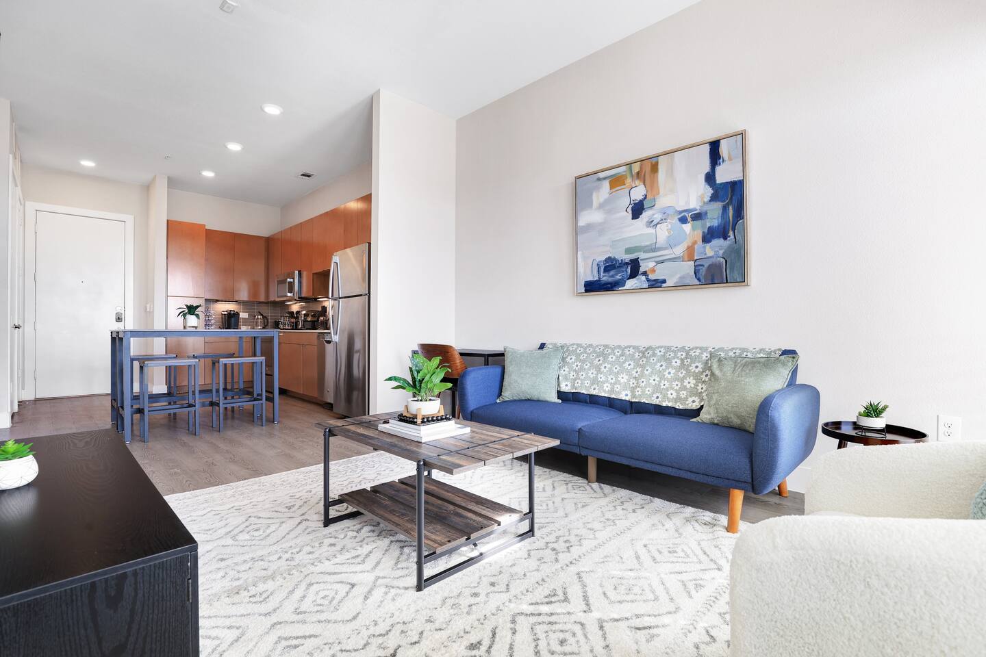 River Walk Staycation  | 1BR | King Bed |Fast Wifi